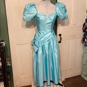 Vintage 1980s-90s Unbranded Dress Crisp Taffeta Fit N Flare Prom Party Wedding